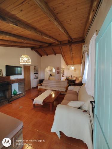 Chalet Los Troncos - Embalse Valle Grande