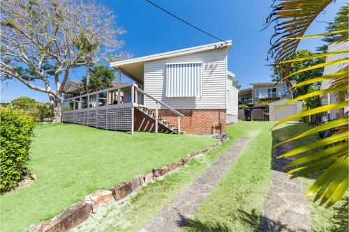 Unterkunft von außen, Dukes , 31 Gloucester St - spectacular water views and the added comfort of air conditioning and Wi- in Port Stephens