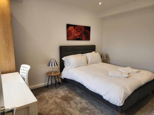 Hazel 1-Bedroom Flat, Parking, WiFi, Netflix, Prime location in Dél-Kidlington