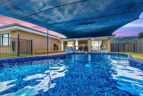 Family Retreat- Spacious Home with Pool