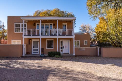 Casita de Jeanetta 2 Bedrooms Fireplace Patio WIFI Sleeps 4 - main image