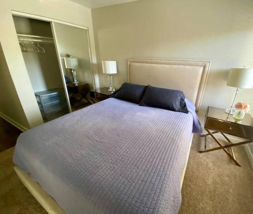 Your Home Away from Home - Apartment - Burbank