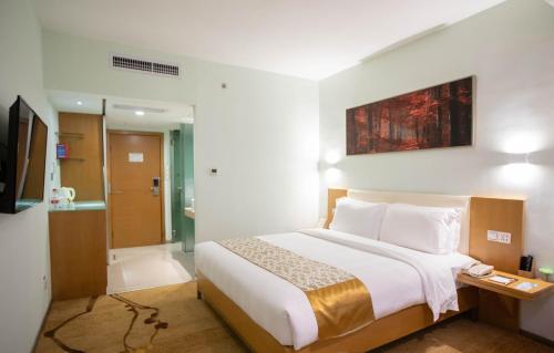 Superior Queen or Twin Room image 4