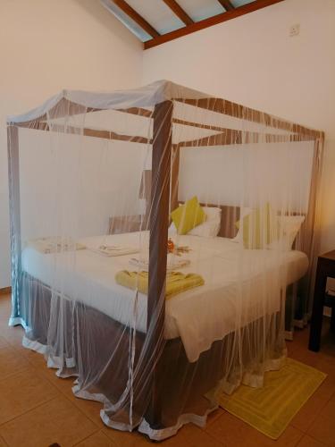 Double Room with Sea View image 4