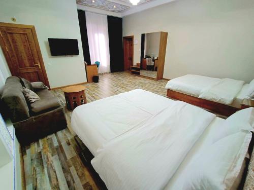 2 king beds