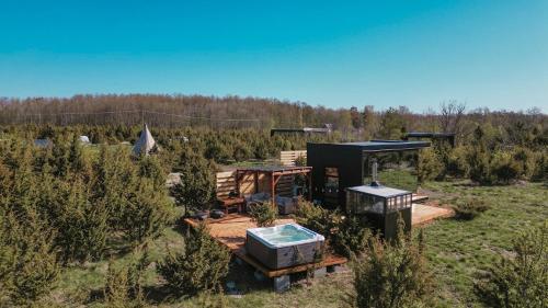 Juniper Minivilla jacuzzi ja saunaga
