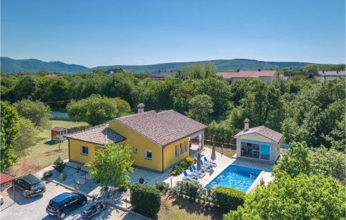  Holiday home Strmac 25 with Outdoor Swimmingpool, Pension in Strmac