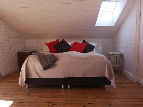 Stockholm B&B Cottage - image 4