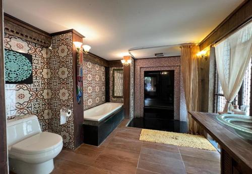 room detail thumbnail 2