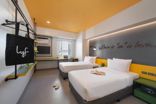 2 twin beds