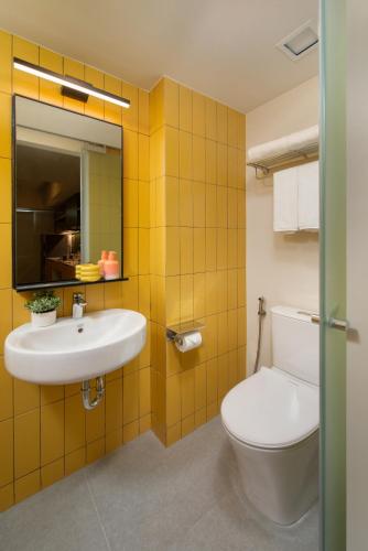 room detail thumbnail 2