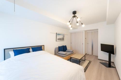 1 double bed, 1 sofa bed, 1 futon bed