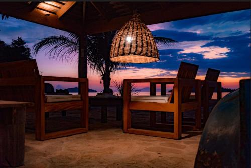 ระเบียง/ชานเรือน, REFUGIO na frente do mar em Ilha de Araujo in ปอร์ตัล ดาส อาร์เตส