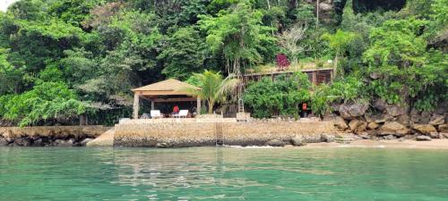 สภาพแวดล้อมโดยรอบ, REFUGIO na frente do mar em Ilha de Araujo in ปอร์ตัล ดาส อาร์เตส