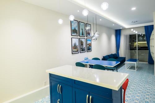 Two-Bedroom Apartment with Balcony and Sea View image 10