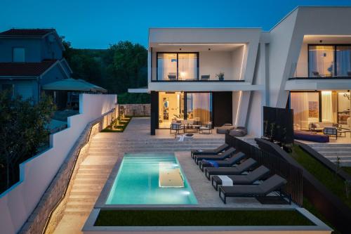 Luxury Villa Ole with Pool