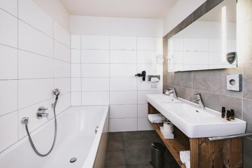 ห้องน้ำ, อเวนิดา เมาน์เท็น ลอดจ์ คาพรุน บาย อัลพิน เรนทัล (Avenida Mountain Lodges Kaprun by Alpin Rentals) in คาบรุน