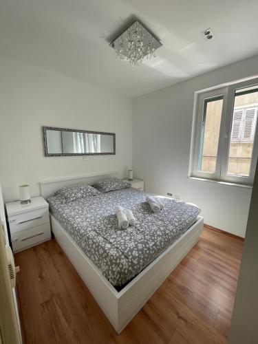 Apartment “Jelin dvor” 3+2, Bacvice, Split, Split (photo 9)