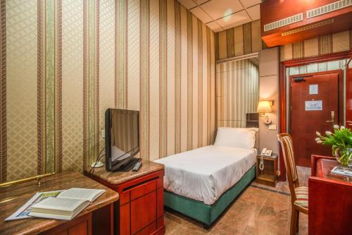 Castro Pretorio 64 Easy Rooms, Рим (фото 3)