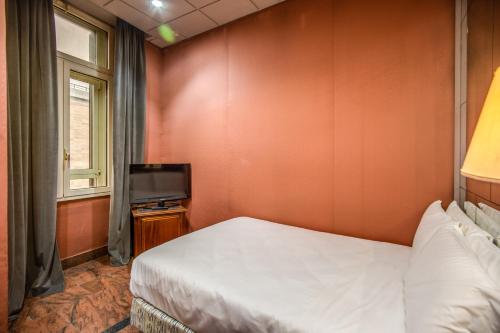 Castro Pretorio 64 Easy Rooms, Рим (фото 6)