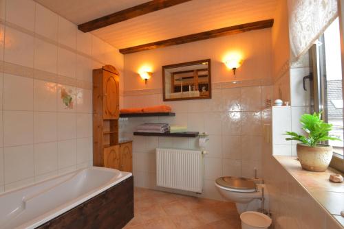 Vannas istaba, Ferienwohnung Erna Steinbach-Hallenberg in Steinbach-Hallenberg