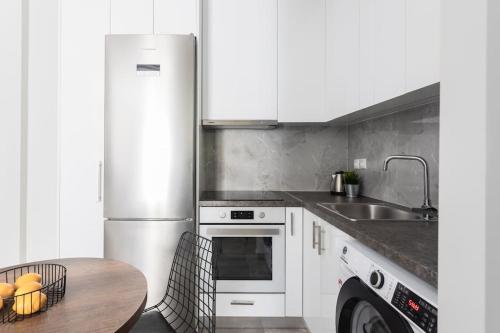 One-Bedroom Apartment image 3