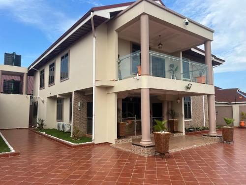 ห้องครัว, Boulevard Court in เอยิซู