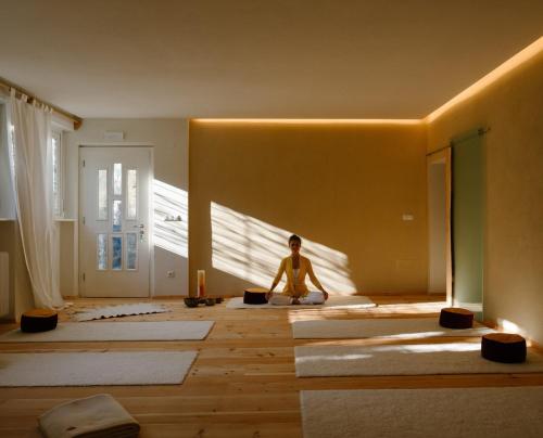 กิจกรรม, โฮเต็ล วิลลา ไฟรไฮม์-ใหม่ (Hotel Villa Freiheim-NEW) in เมรัน