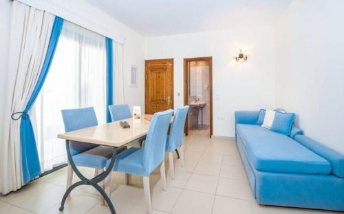  Coco Palm Beach Villas in Planos