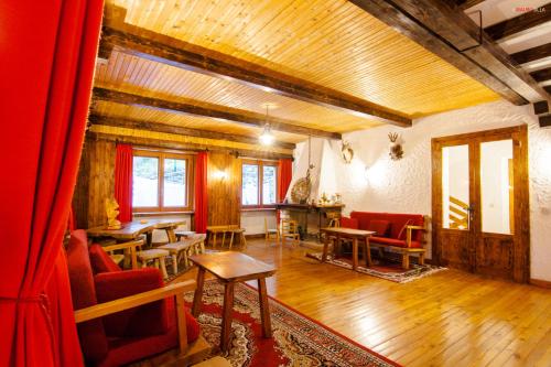 Shared lounge/TV area, Hotel Garni Mille Pini in Scanno