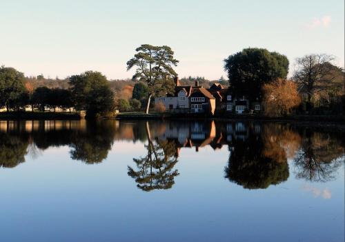 Beautiful 3 bed cottage in Lymington. Perfectly located for Coast and New Forest