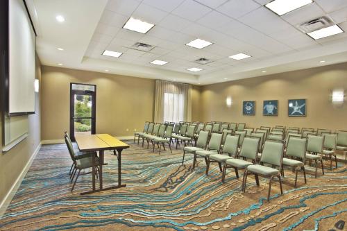 Courtyard by Marriott Gulfport Beachfront