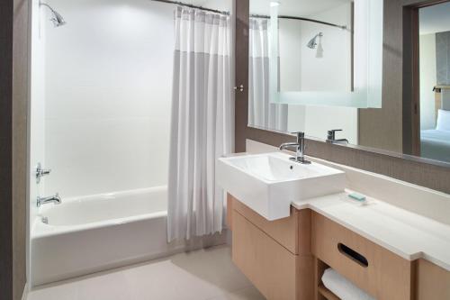 SpringHill Suites by Marriott Atlanta Northwest - image 13