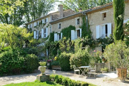 La Nesquière Chambres d'Hôtes - Chambre d'hôtes - Pernes-les-Fontaines