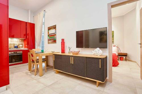 KMC suites - Red, Palermo