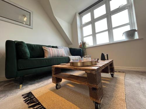 Hidden Gem with Free Parking, Windsor (photo 5)
