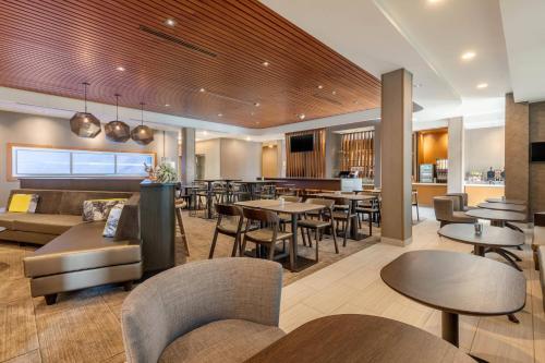 SpringHill Suites Charlotte Southwest - image 12