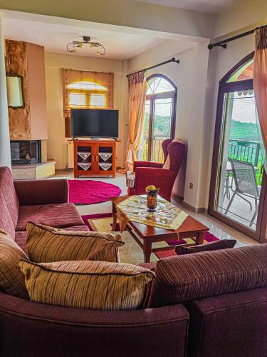Villa Etheras - Nested between Nature by Amazing View - 5 mins from Edessa, Édessa (foto 8)