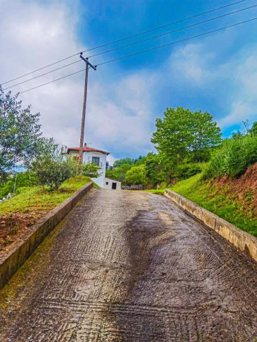Villa Etheras - Nested between Nature by Amazing View - 5 mins from Edessa, Édessa (foto 4)