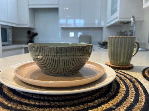 Hidden Gem with Free Parking, Windsor (photo 8)