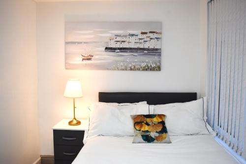 City Centre Apartment room