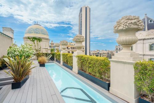 459594654 Casagrand Luxury Suites