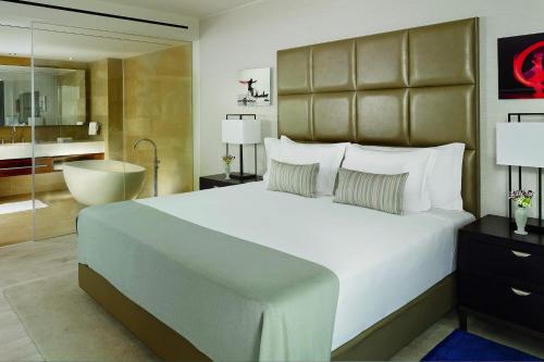 459594663 The Ritz-Carlton, Herzliya