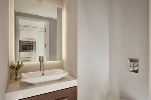 459594719 The Ritz-Carlton, Herzliya
