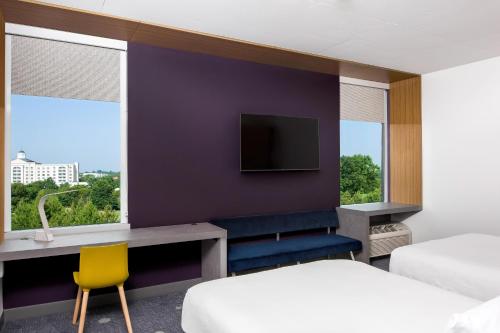 Aloft, Guest room, 2 Queen