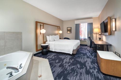 King Room with Spa Bath
