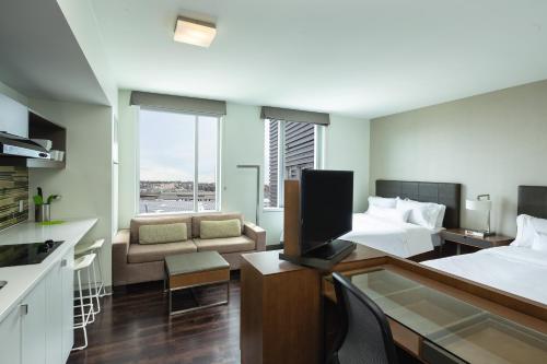 Queen Studio Suite with Roll-In Shower - Mobility Accessible