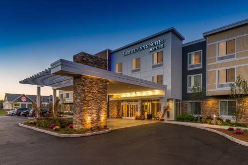 Fairfield Inn & Suites by Marriott Plymouth White Mountains - Hotel - Plymouth