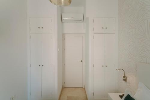 O&L Lumbreras: bright duplex with private terrace