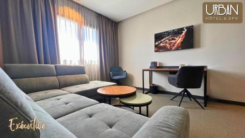 459612103 Urban Hotel & Spa